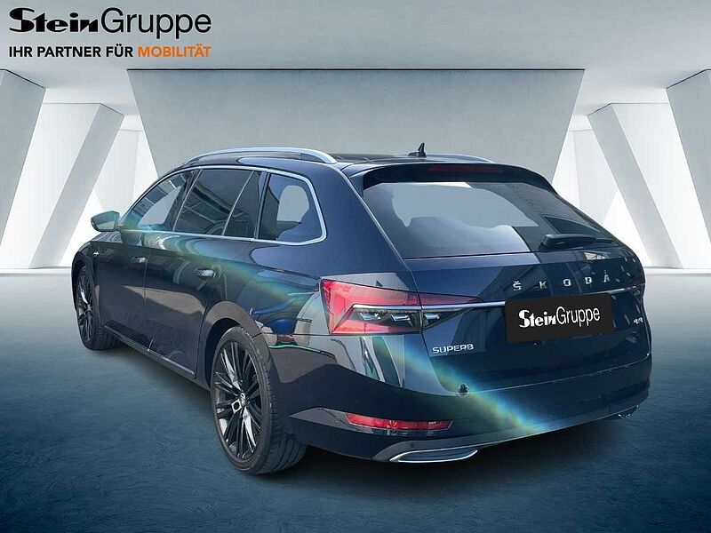SKODA Superb Combi 2.0 TDI L&K Navi ACC Virt LED PDC