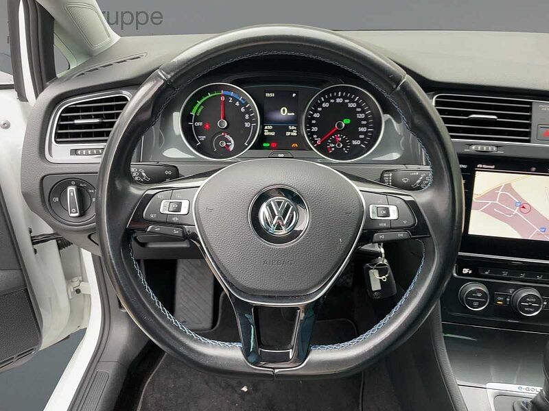 Volkswagen Golf VII e-Golf Navi ACC LED PDC Kamera