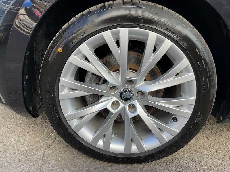 SKODA Superb Combi 1.4 TSI Ambition iV Navi ACC Virt