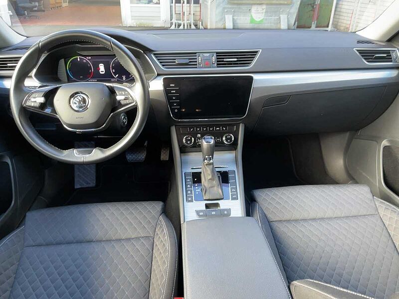 SKODA Superb Combi 1.4 TSI Ambition iV Navi ACC Virt