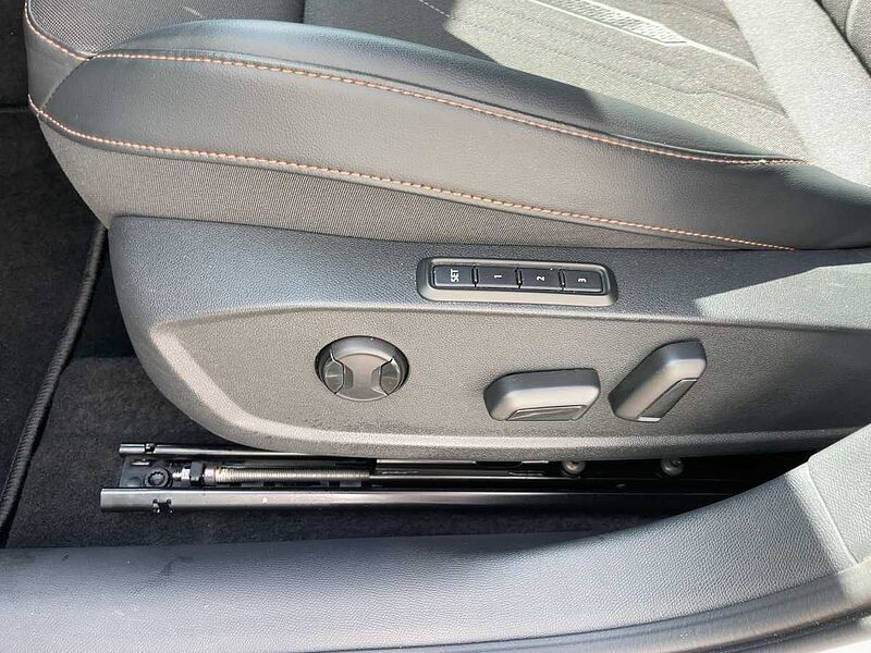 CUPRA Formentor 1.4 VZ Navi ACC Virt LED PDC CarPlay