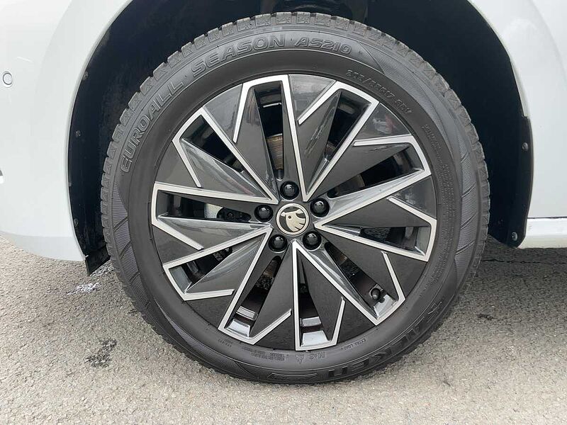 SKODA Kamiq 1.0 TSI Selection AHK Navi ACC Virt LED