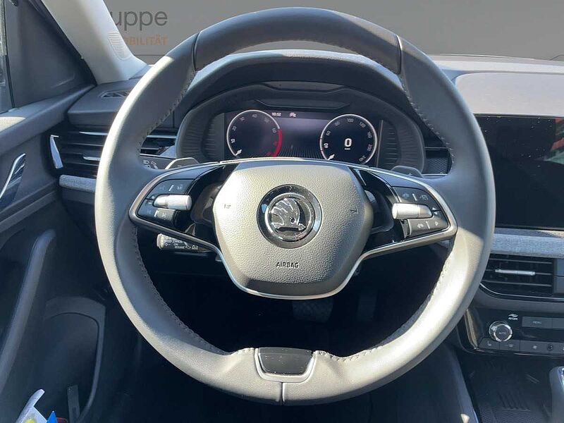 SKODA Kamiq 1.0 TSI Selection AHK Navi ACC Virt LED