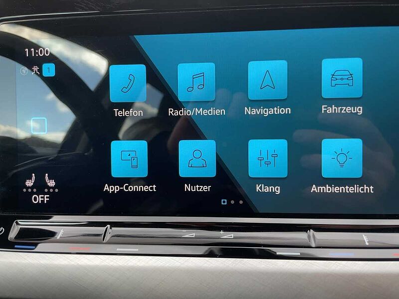 Volkswagen Golf VIII 1.5 TSI Life Navi Virt LED CarPlay