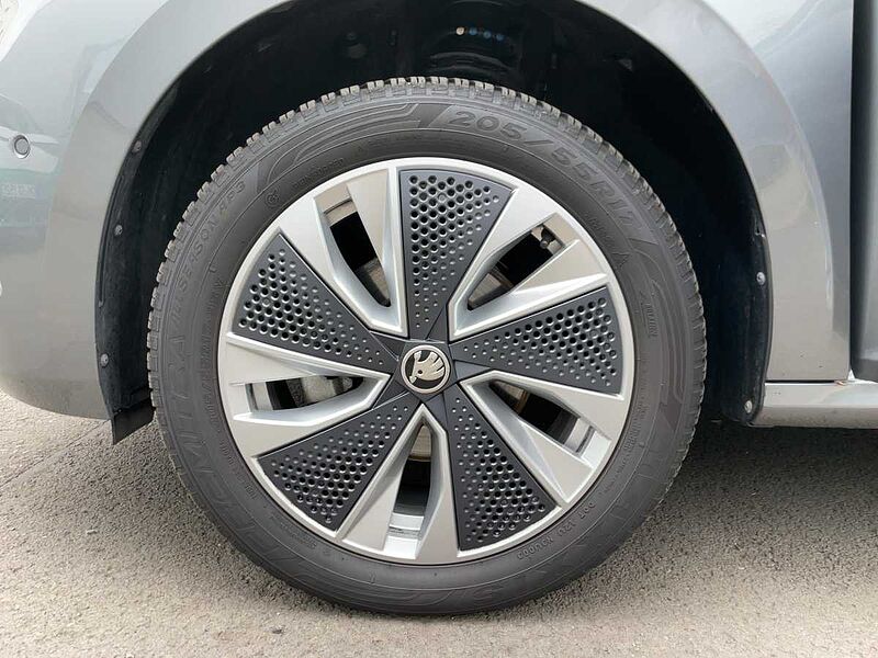 SKODA Kamiq 1.0 TSI Selection Navi ACC Virt LED PDC