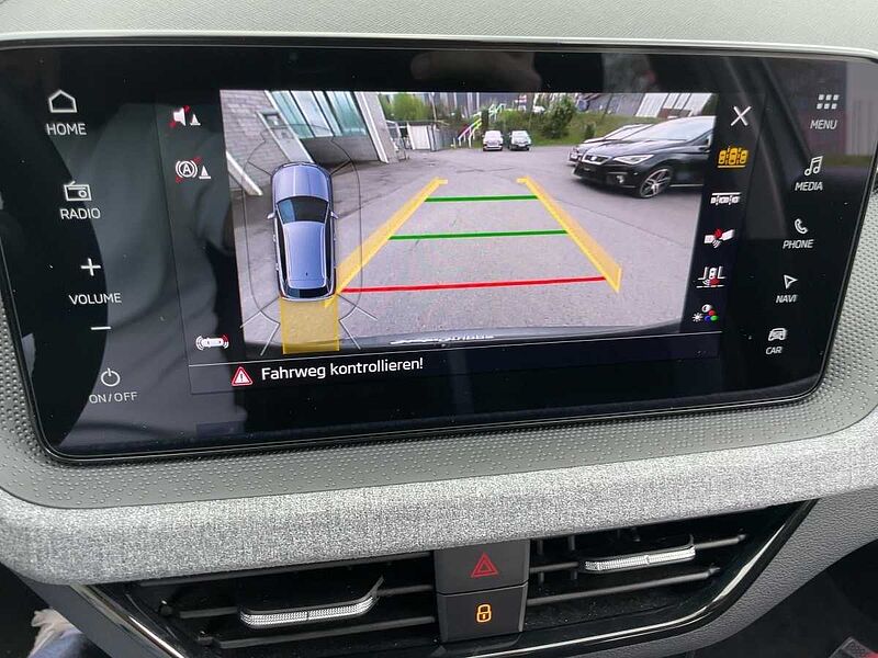 SKODA Kamiq 1.0 TSI Selection Navi ACC Virt LED PDC