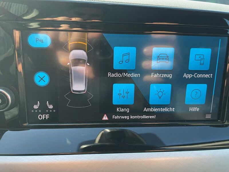 Volkswagen Golf VIII Variant 1.0 TSI Life Virt LED PDC