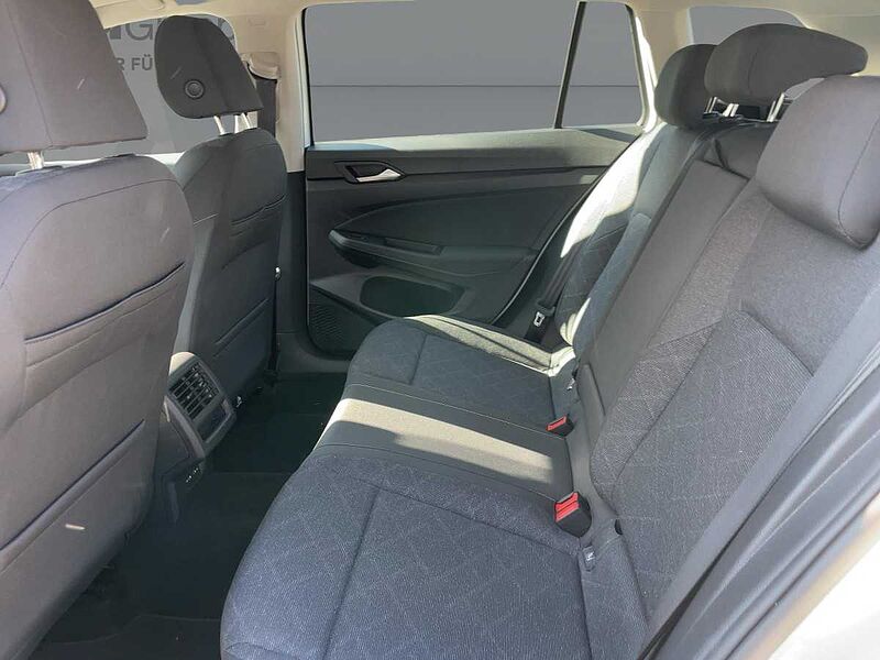 Volkswagen Golf VIII Variant 1.0 TSI Life Virt LED PDC