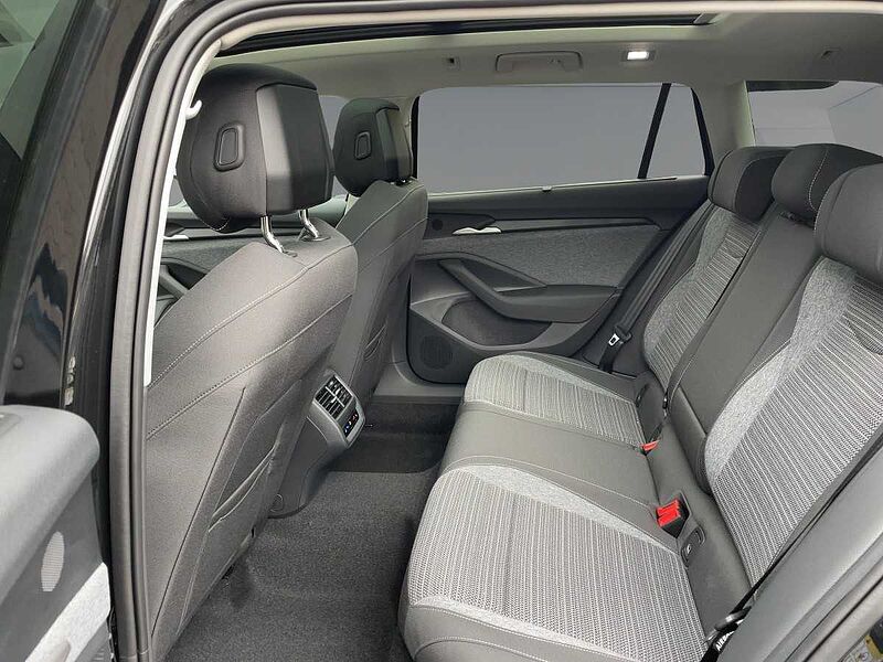 SKODA Superb Combi 110kW 2.0 TDI Selection ACC LED W