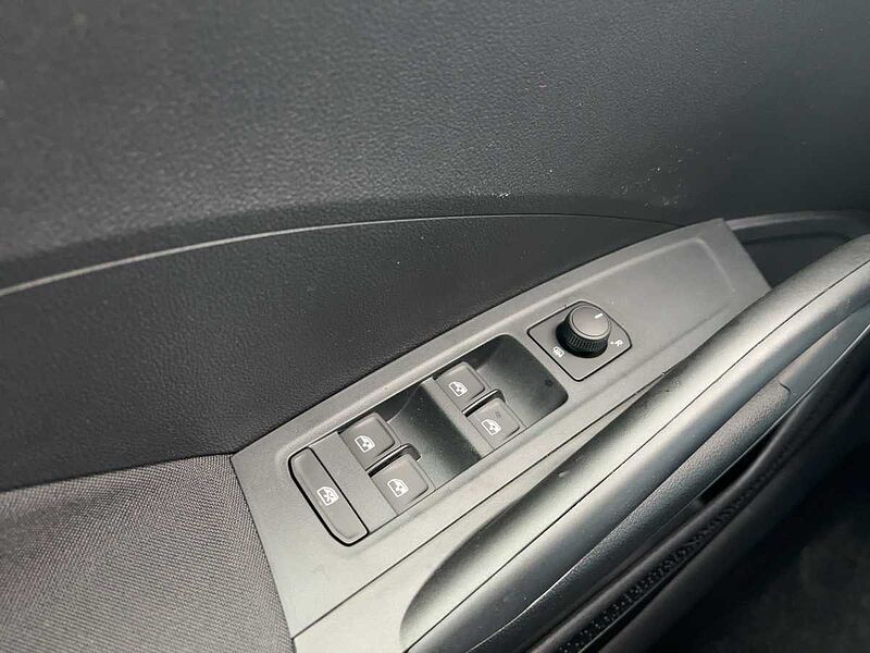 SKODA Fabia 1.0 TSI Selection LED PDC > 35 X auf Lager<