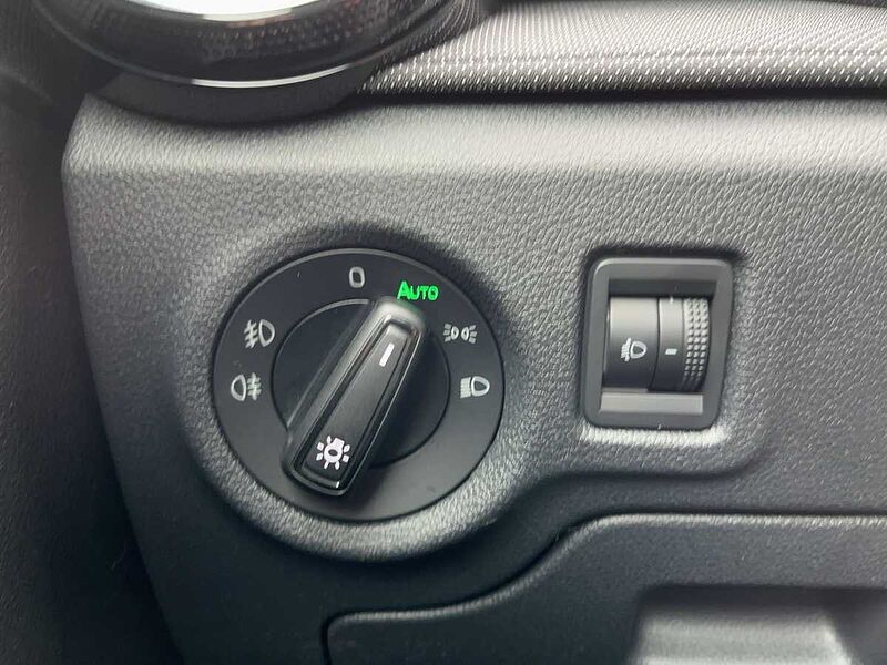 SKODA Fabia 1.0 MPI Selection LED PDC