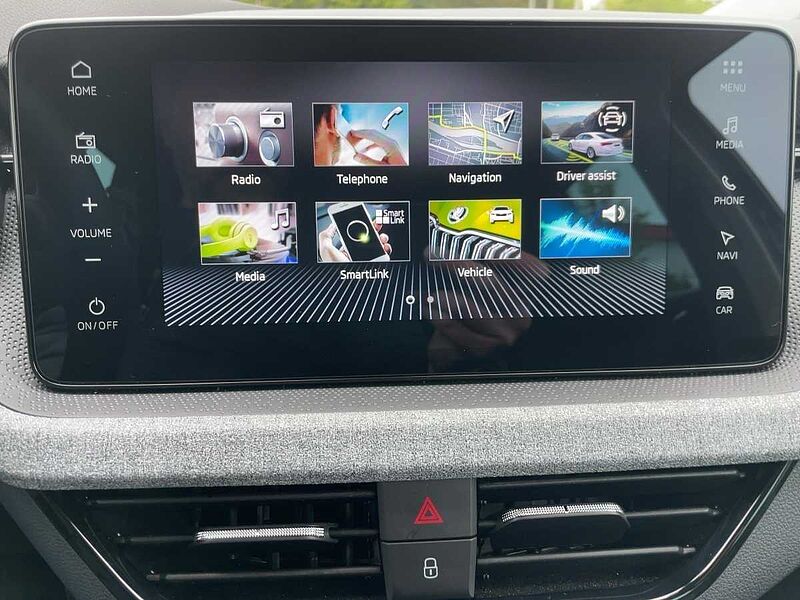 SKODA Kamiq 1.0 TSI Selection AHK Navi ACC Virt LED