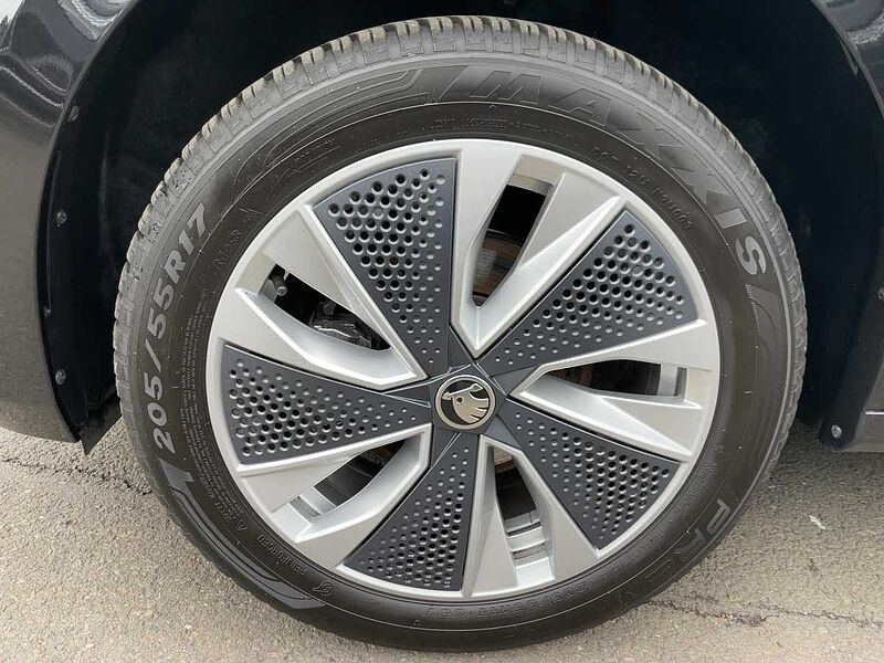 SKODA Kamiq 1.0 TSI Selection AHK Navi ACC Virt LED