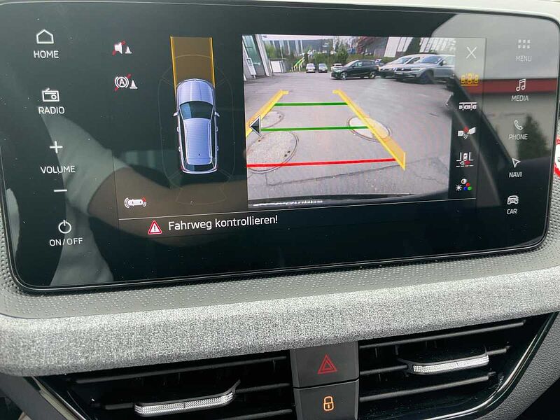 SKODA Kamiq 1.0 TSI Selection AHK Navi ACC Virt LED