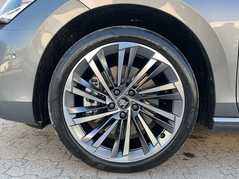 SKODA Superb Combi 142kW 2.0 TDI L&K AHK ACC Navi PDC W