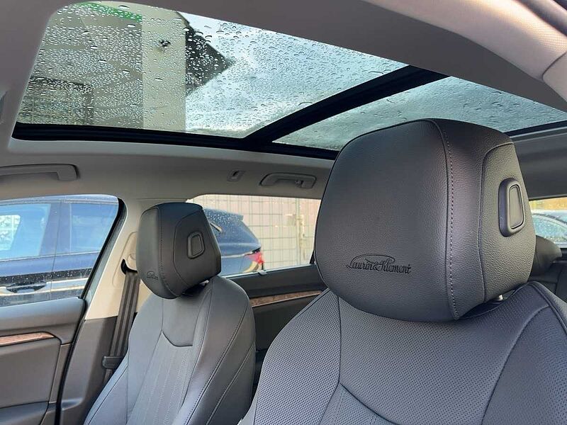 SKODA Superb Combi 142kW 2.0 TDI L&K AHK ACC Navi PDC W