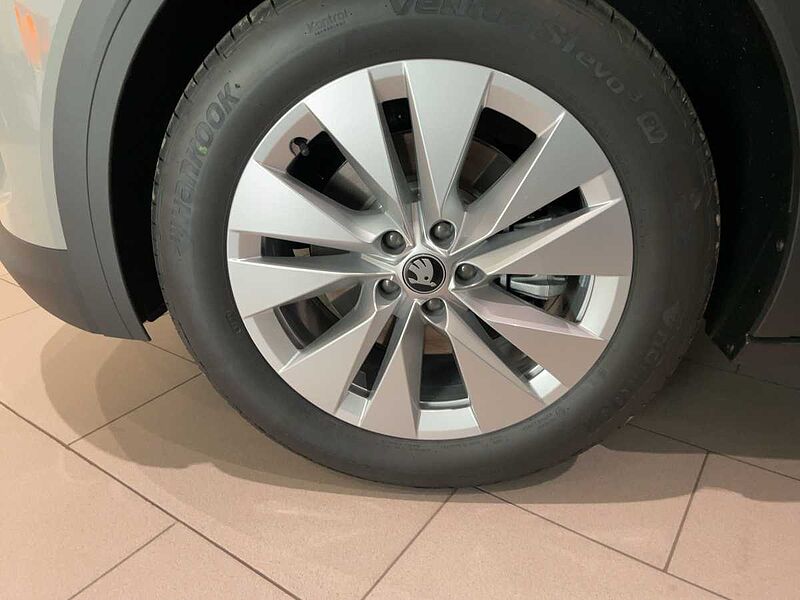 SKODA Elroq 50 Tour Studio Navi LED PDC Kamera