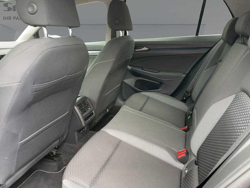 Volkswagen Golf VIII 2.0 TDI Active Virt LED CarPlay PDC