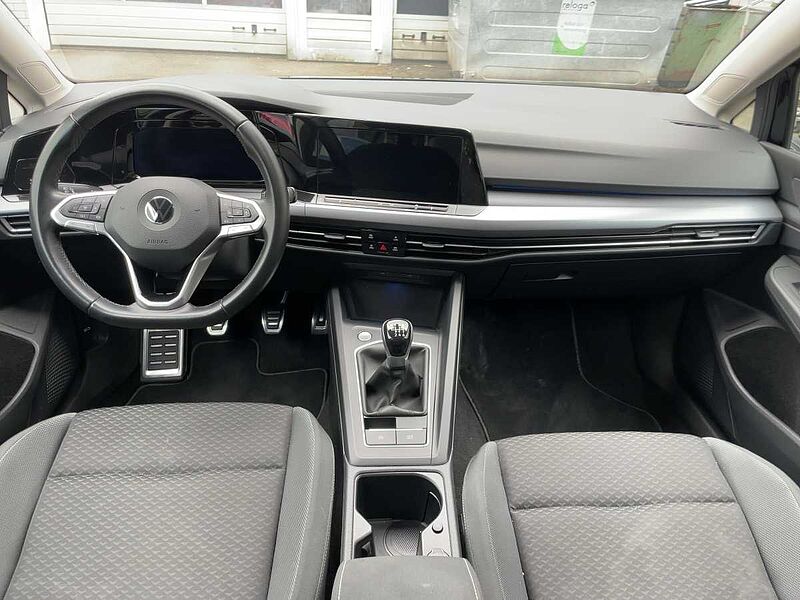 Volkswagen Golf VIII 2.0 TDI Active Virt LED CarPlay PDC