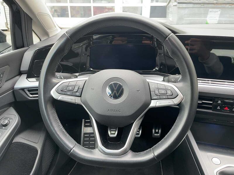 Volkswagen Golf VIII 2.0 TDI Active Virt LED CarPlay PDC
