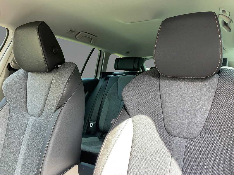 SKODA Octavia Combi 110kW 2.0 TDI Selection ACC Navi W