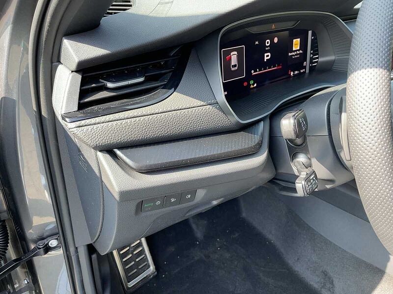 SKODA Octavia Combi 2.0 TDI W Sportline ACC LED Black