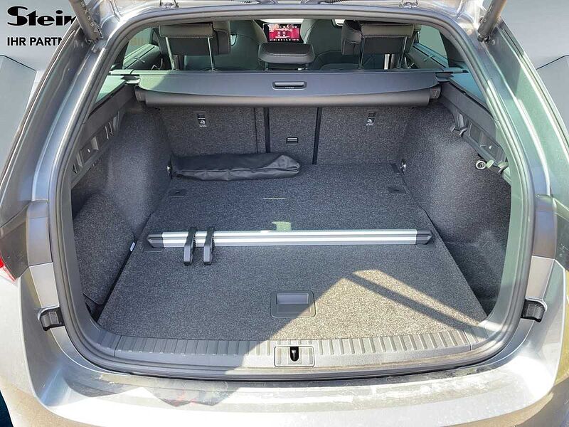 SKODA Octavia Combi 2.0 TDI W Sportline ACC LED Black