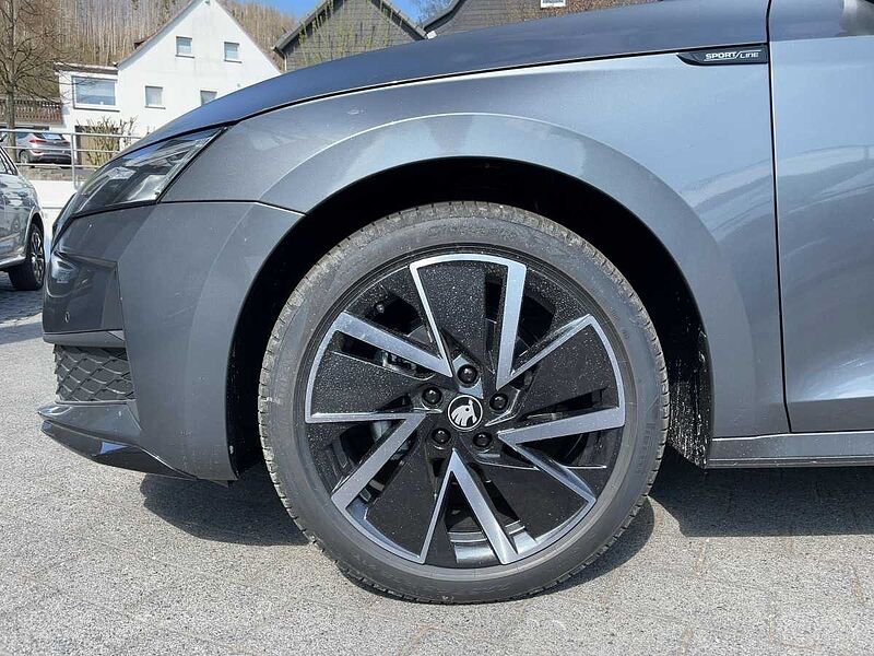 SKODA Octavia Combi 2.0 TDI W Sportline ACC LED Black
