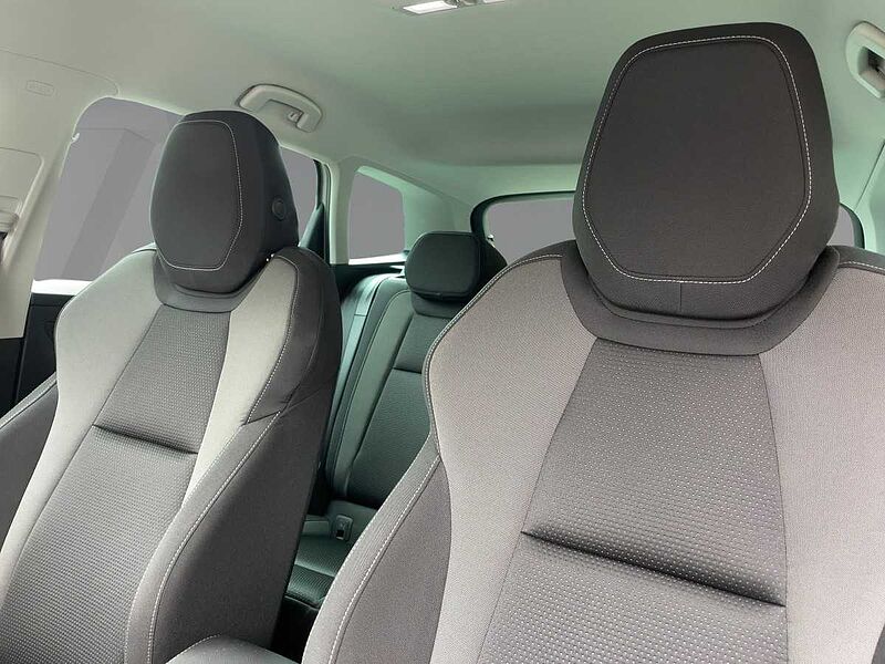 SKODA Karoq 2.0 TDI Tour AHK Navi Virt LED PDC Kamera