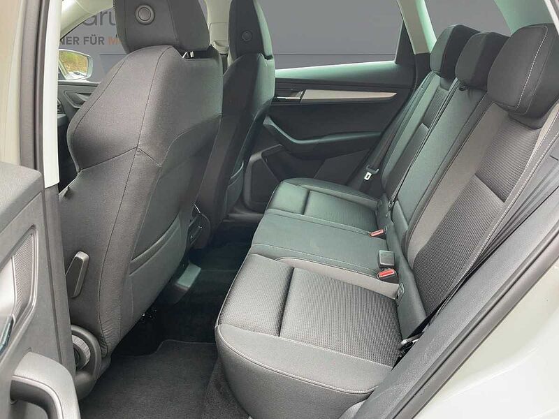 SKODA Karoq 2.0 TDI Tour AHK Navi Virt LED PDC Kamera
