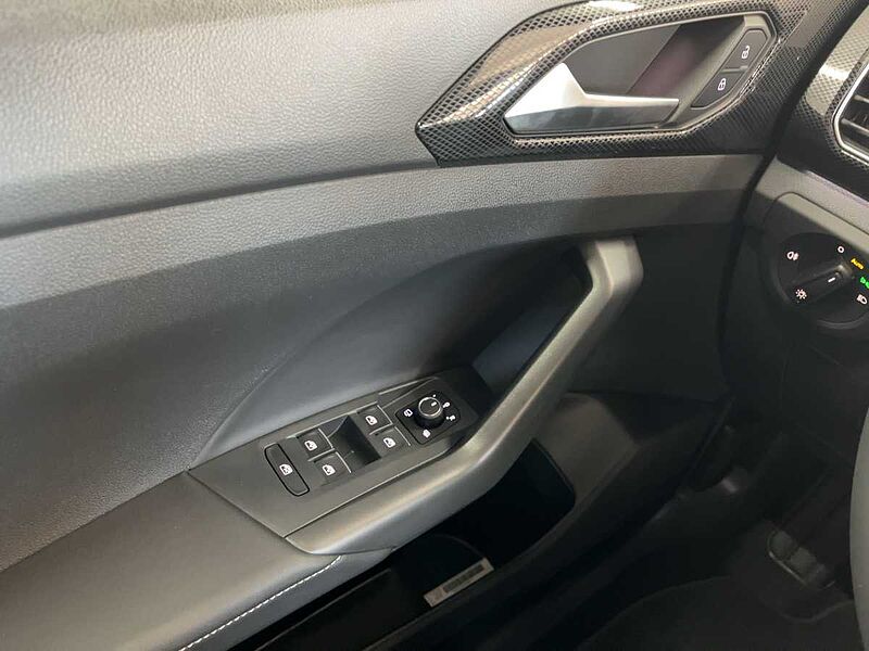 Volkswagen T-Cross Life 1.0 l TSI OPF DSG LED NAVI SHZ Goal