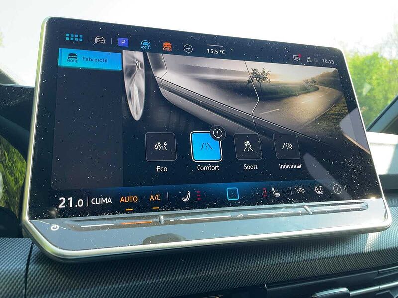 Volkswagen Golf VIII 1.5 eTSI W R-Line ACC Virt Navi LED