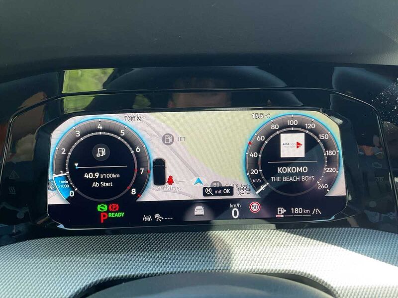 Volkswagen Golf VIII 1.5 eTSI W R-Line ACC Virt Navi LED
