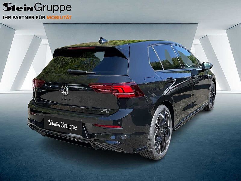 Volkswagen Golf VIII 1.5 eTSI W R-Line ACC Virt Navi LED