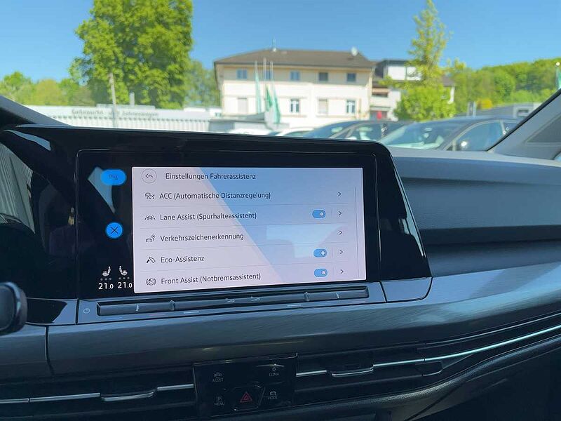 Volkswagen Golf VIII 1.5 TSI Style Navi ACC Virt CarPlay