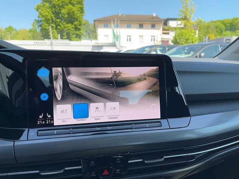 Volkswagen Golf VIII 1.5 TSI Style Navi ACC Virt CarPlay