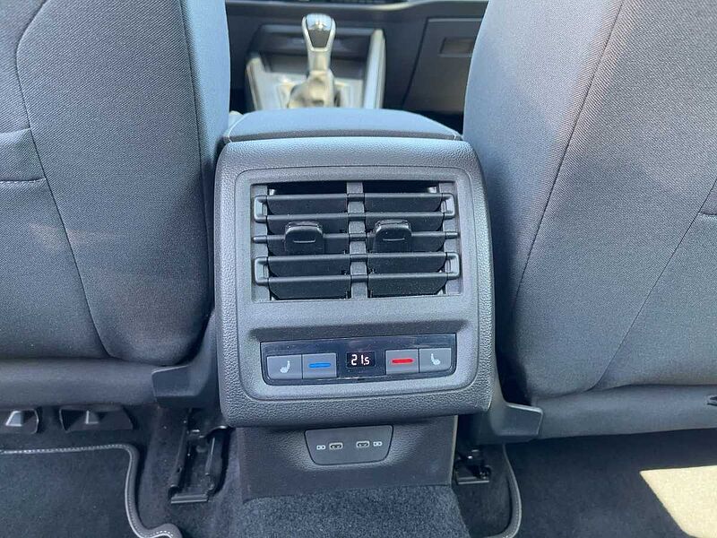 Volkswagen Golf VIII 1.5 TSI Style Navi ACC Virt CarPlay