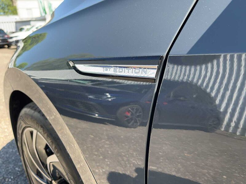 Volkswagen Golf VIII 1.5 TSI Style Navi ACC Virt CarPlay