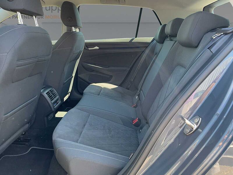 Volkswagen Golf VIII 1.5 TSI Style Navi ACC Virt CarPlay