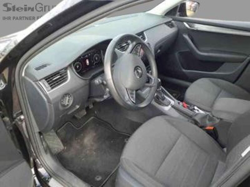 SKODA Octavia Combi 2.0 TDI Soleil AHK Navi ACC LED