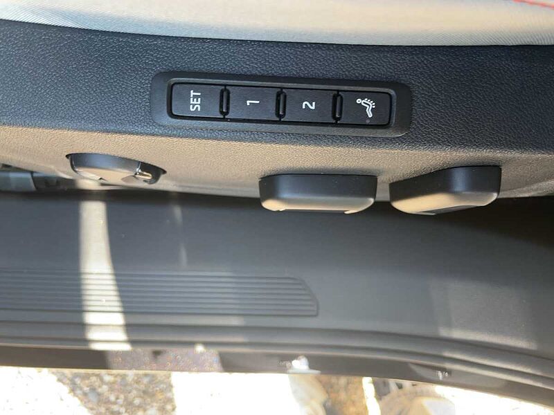 SKODA Elroq 85 Lodge Navi Virt LED PDC Kamera Alpha