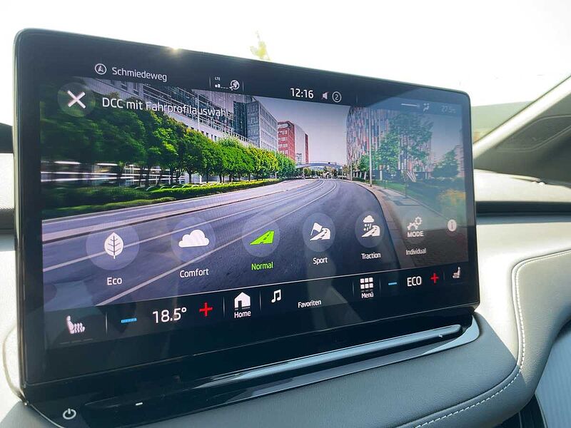 SKODA Enyaq x 80x Sportline AHK Navi ACC Virt LED PDC