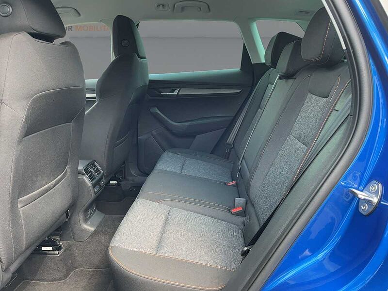 SKODA Karoq 2.0 TDI Clever AHK Navi ACC Virt LED PDC