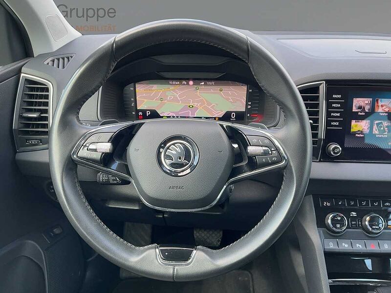 SKODA Karoq 2.0 TDI Clever AHK Navi ACC Virt LED PDC