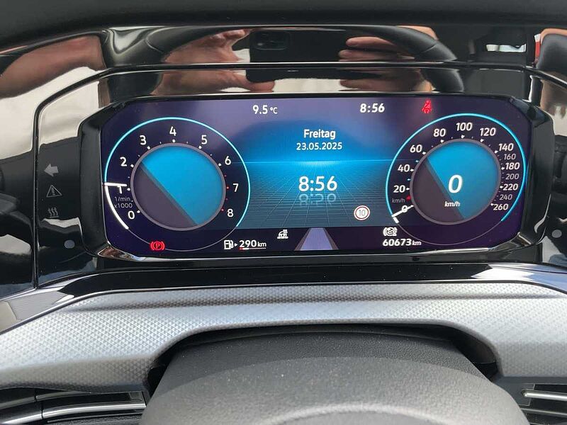 Volkswagen Golf VIII 1.0 TSI Active Virt LED CarPlay PDC