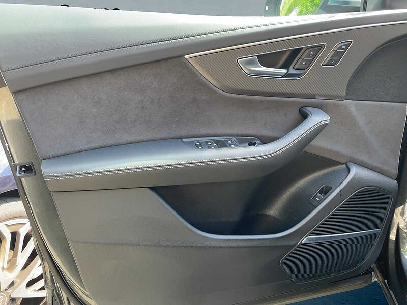 Audi RSQ8 4.0 quattro TFSI ACC AHK Navi PDC HUD Sth