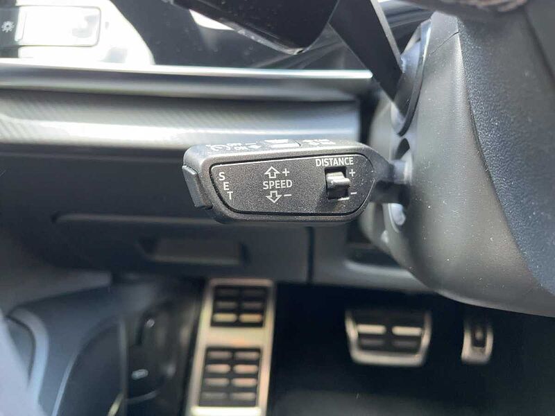 Audi RSQ8 4.0 quattro TFSI ACC AHK Navi PDC HUD Sth