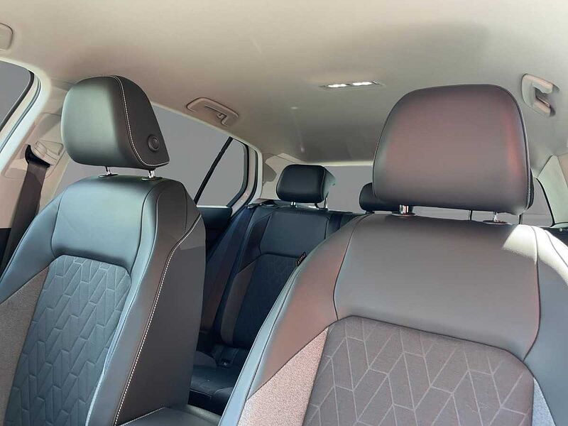 Volkswagen Golf VIII 1.5 eTSI W Goal AHK Navi ACC Virt LED
