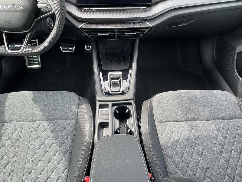 SKODA Octavia Combi 2.0 TDI W Sportline ACC LED Black