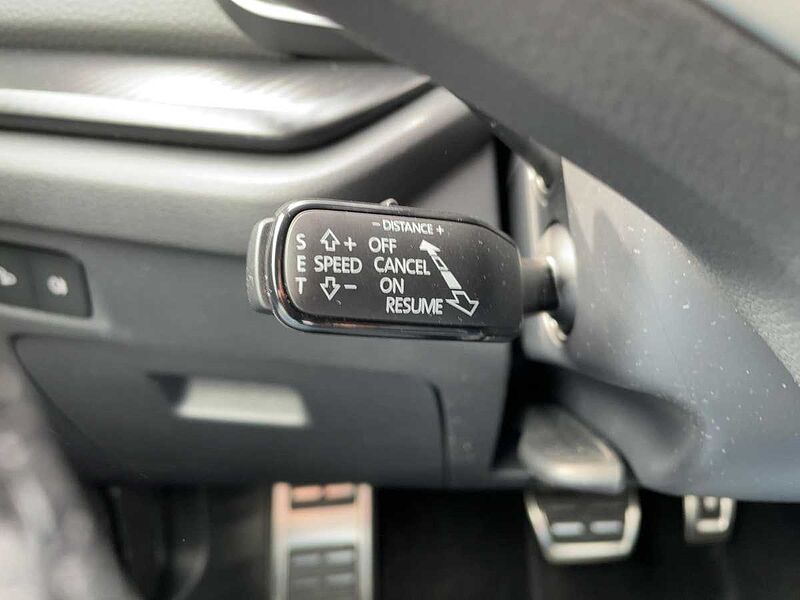 SKODA Octavia Combi 2.0 TDI W Sportline ACC LED Black